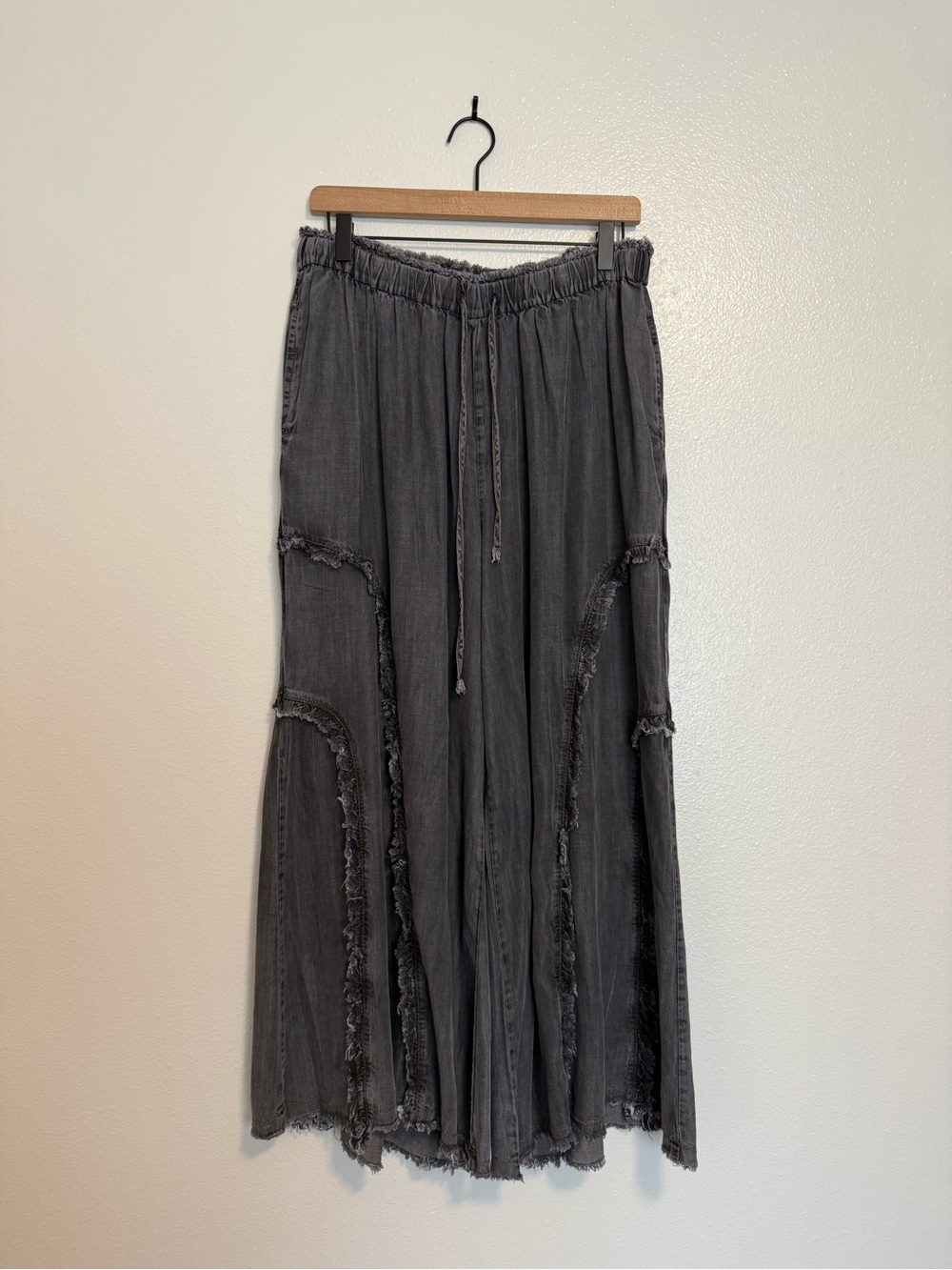 Easel - Washed Distressed Drawstring Elastic Waist Gray Grey Wide Leg Pant - 1X - Picture 3 of 14
